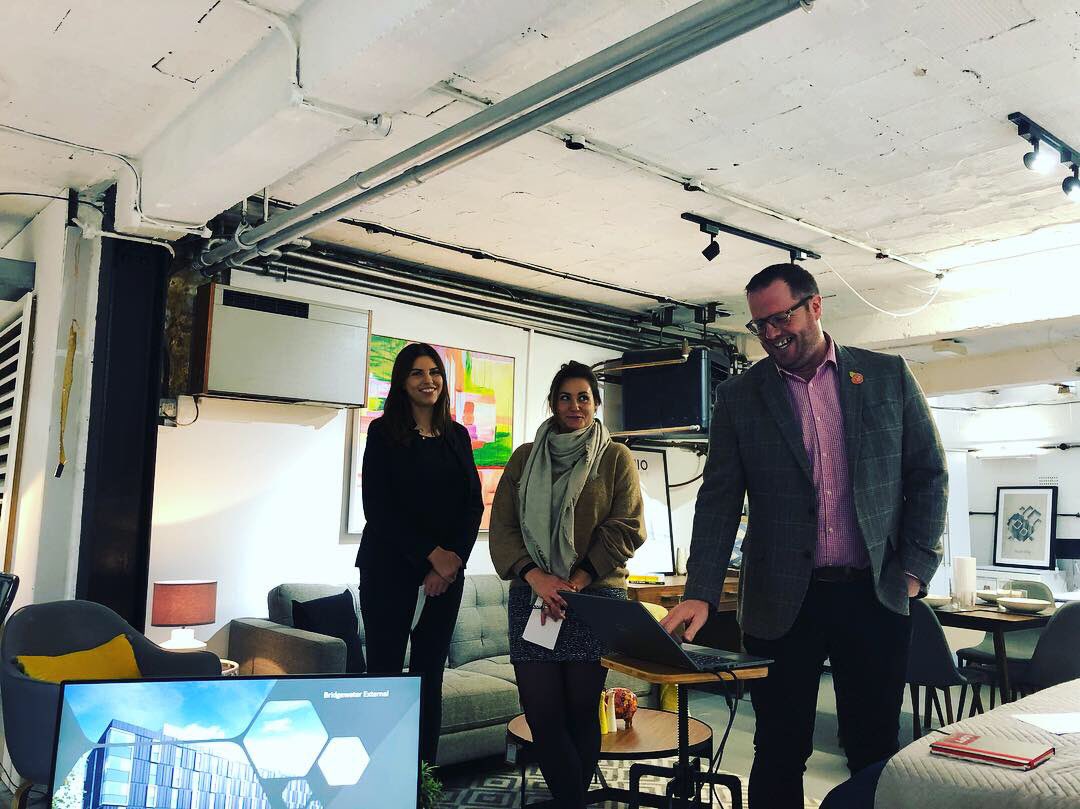 Mozer_Winning's tweet image. Team @LOFT on their final training session and Alison is sitting in their ’client design solution’ #mockpresenting #clientinteraction #sampledesign #designstudio #nailedit #winning