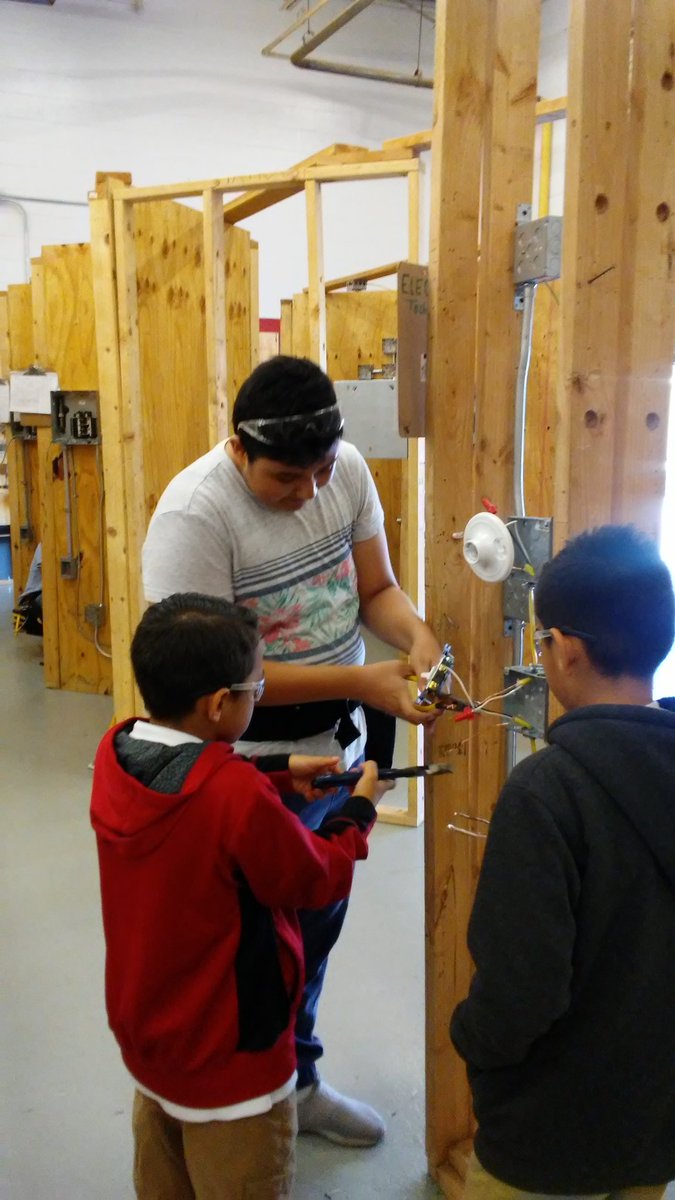 PRodriguez_BES's tweet photo. JPB WIN hands on electricity activities with Mr. Robert Foster's class at SHS. Don't try this at home! https://t.co/yS4FbhRnuL