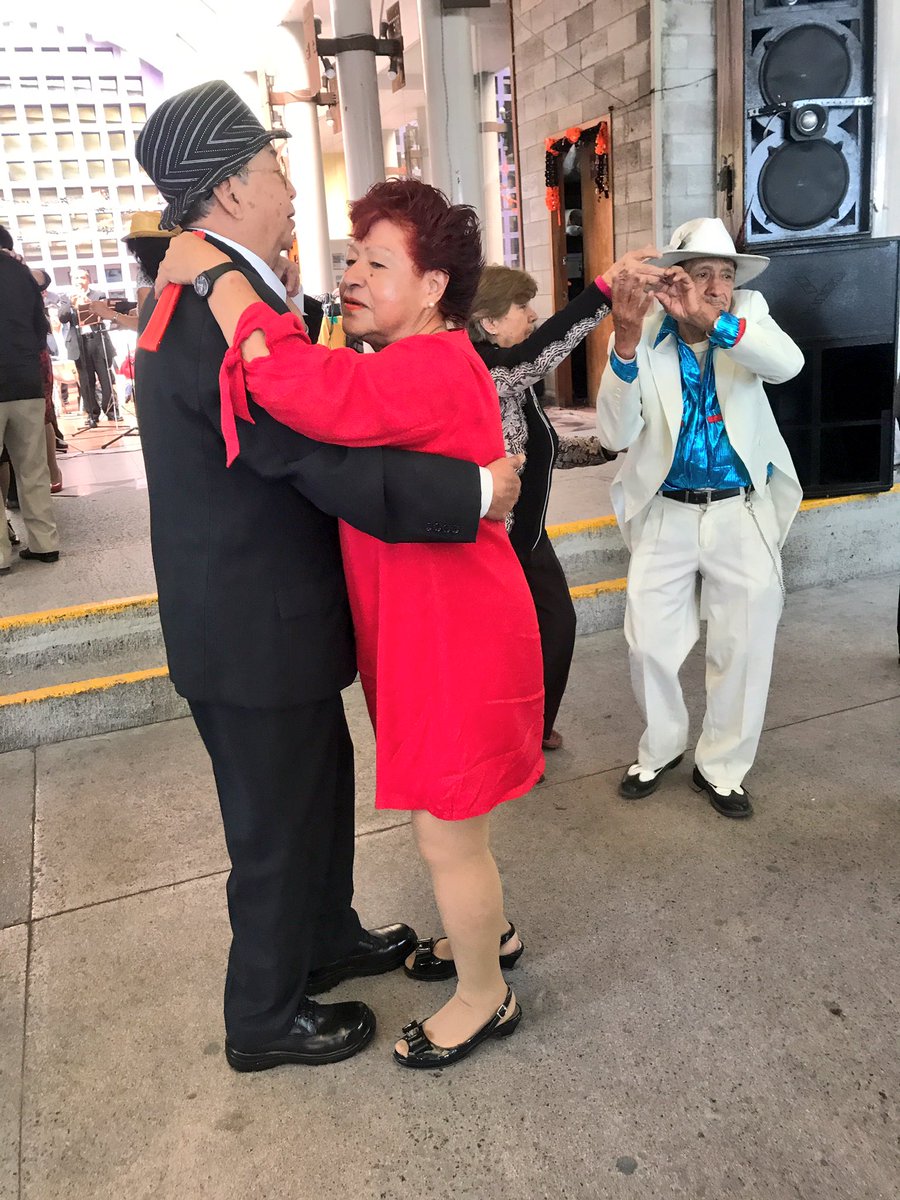 IAAM_CDMX's tweet photo. Con el danzón "Codomontano", interpretado por la danzonera Pegaso de la @SSP_CDMX, comenzó nuestro #JuevesDeDanzón https://t.co/HUm8aFb8AX