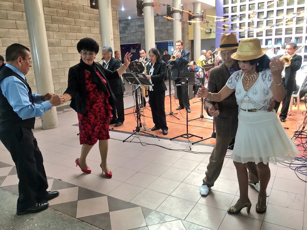 IAAM_CDMX's tweet photo. Con el danzón "Codomontano", interpretado por la danzonera Pegaso de la @SSP_CDMX, comenzó nuestro #JuevesDeDanzón https://t.co/HUm8aFb8AX