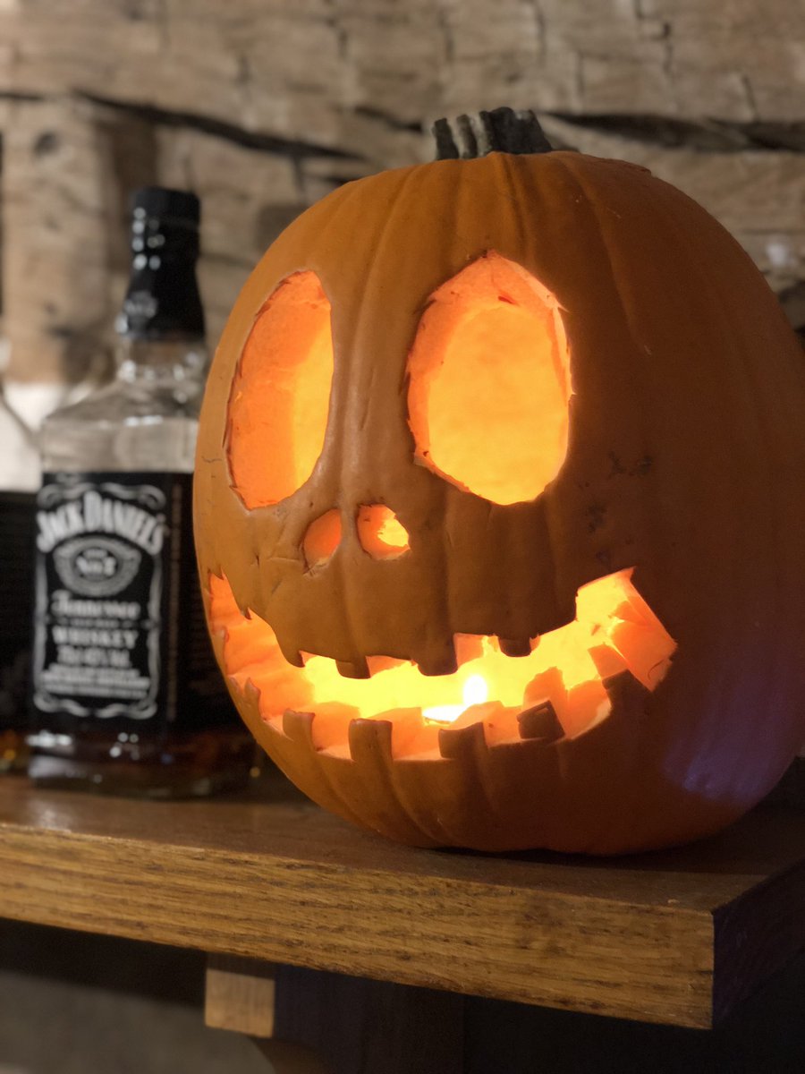 The team here have been hard at work getting into the halloween spirit #pumpkins #halloween #spooky #candles #fire #pub #ghost