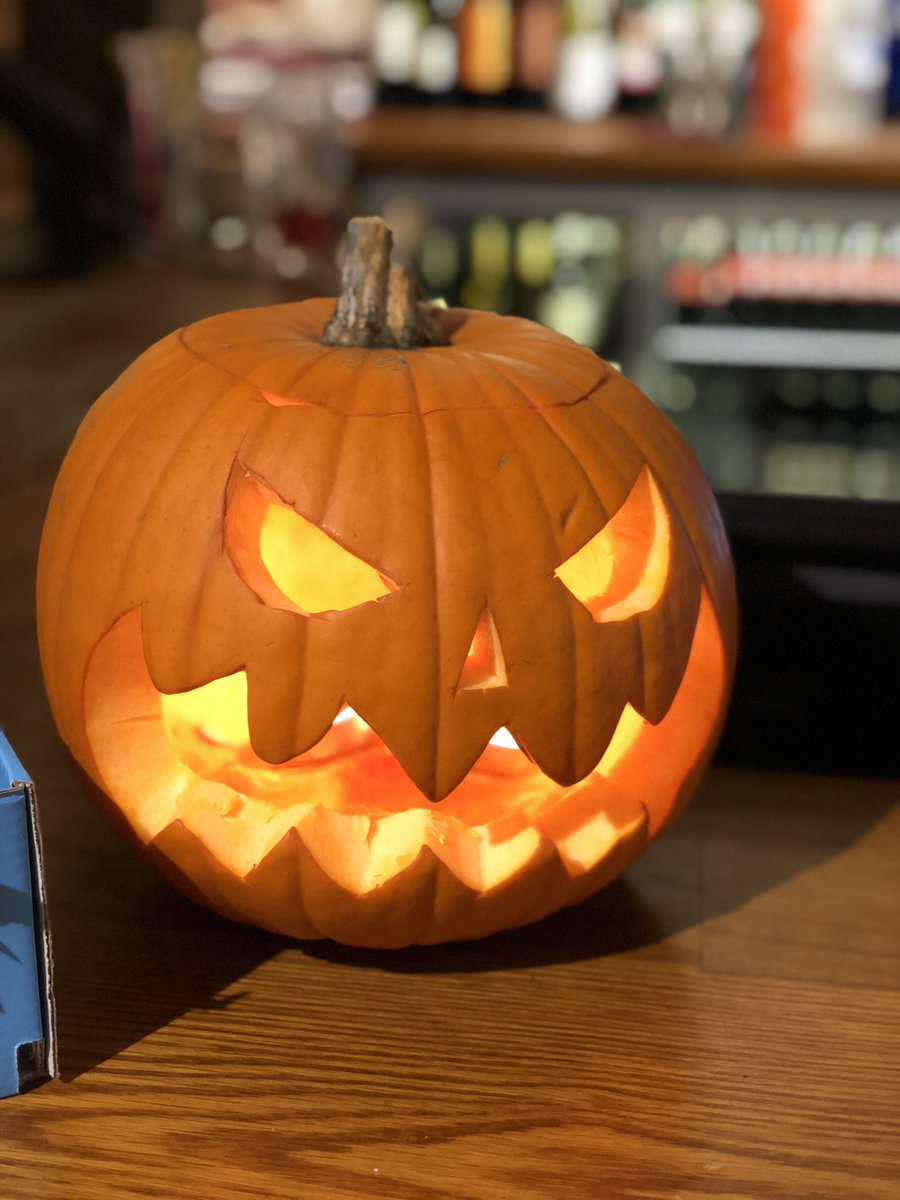 Bull_Broughton's tweet photo. The team here have been hard at work getting into the halloween spirit #pumpkins #halloween #spooky #candles #fire #pub #ghost https://t.co/gR0MP64Hen