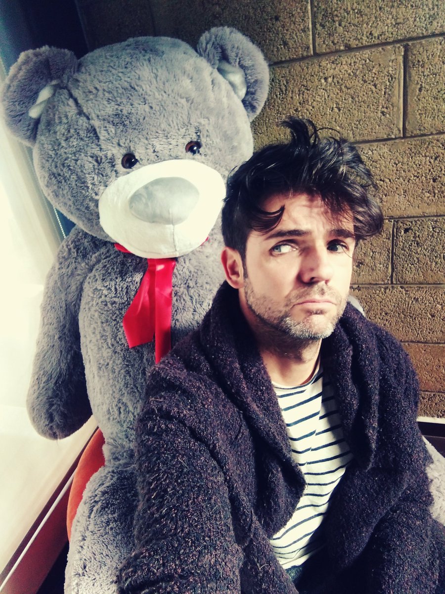 indigo3x1's tweet photo. Cuando te levantas cada mañana y como que te sientes observado pero no sabes explicar muy bien por qué 😱😱🙄🙄😂😂💟💟💟💟💟💟💟 #teddybear #goodmorning #haveaniceday #home #petfriendly #alucinando #daydreaming #holidaysover #actor #singer #tvhost #indigolife #mexicolindo #fun https://t.co/aihTL8dbAm