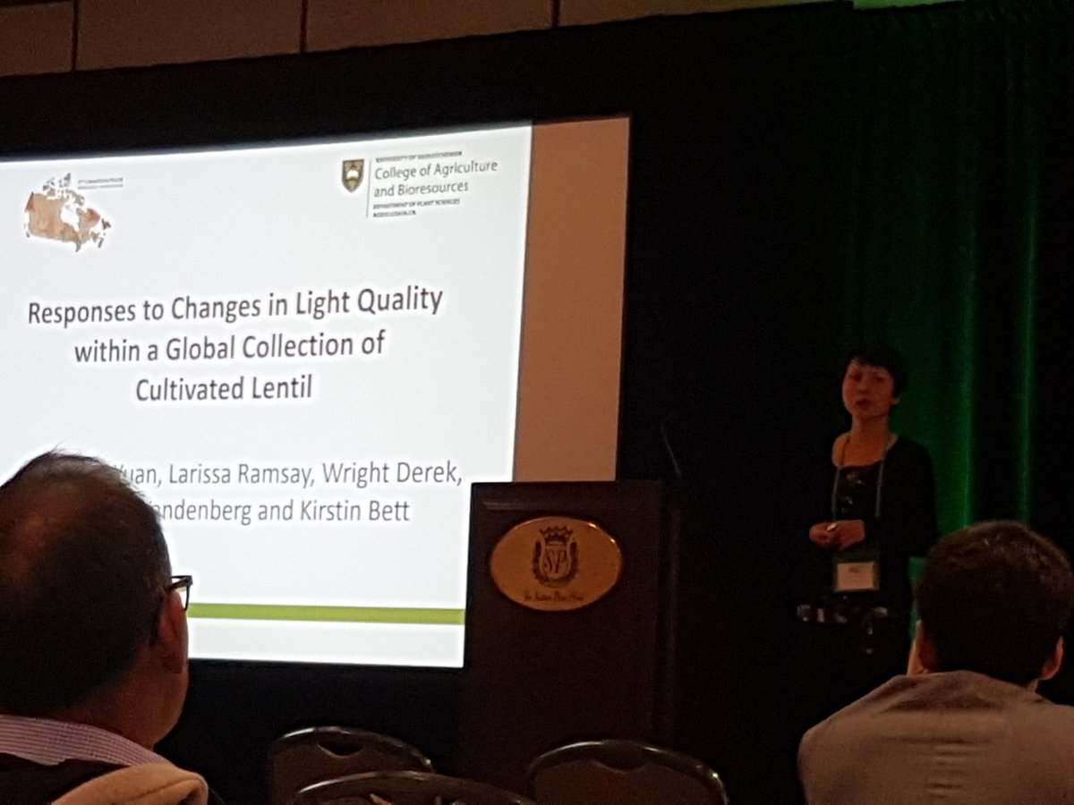 T1Heidecker's tweet photo. @YuanHaiying talking about her lentils under light quality treatments - AGILE project #CPRW18 @WildLentils https://t.co/HbAbCadkZp