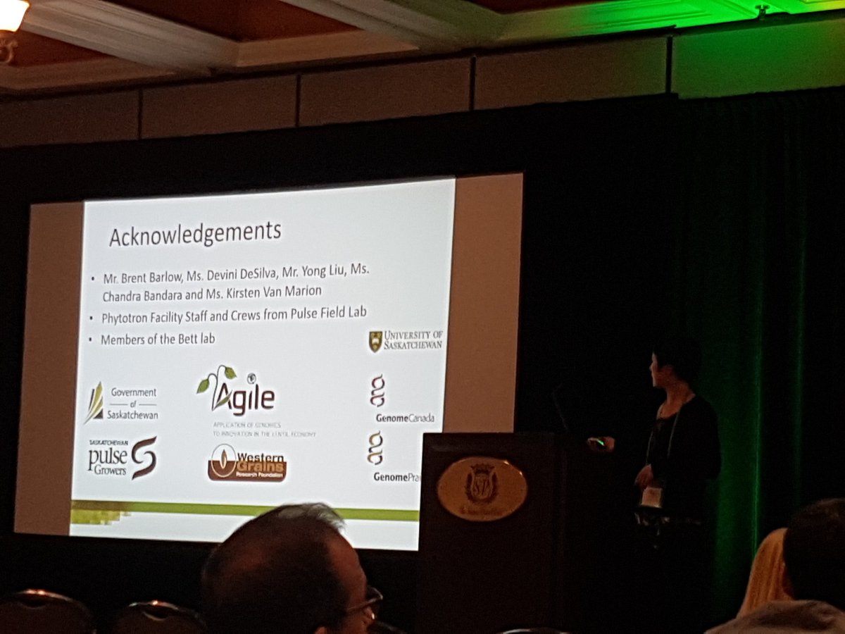 T1Heidecker's tweet photo. @YuanHaiying talking about her lentils under light quality treatments - AGILE project #CPRW18 @WildLentils https://t.co/HbAbCadkZp