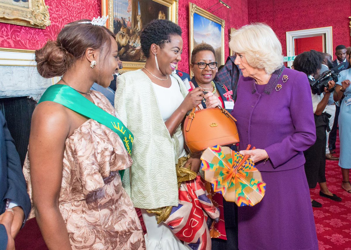 fridayborndes's tweet photo. Camilla, Duchess of Cornwall loving her Friday Born Designs fan! 💃
Do you see someone skilled in their work? They will serve before kings; they will not serve before officials of low rank.
Proverbs 22:29 NIV
#FridayBornDesigns https://t.co/fS2FFNoWTK