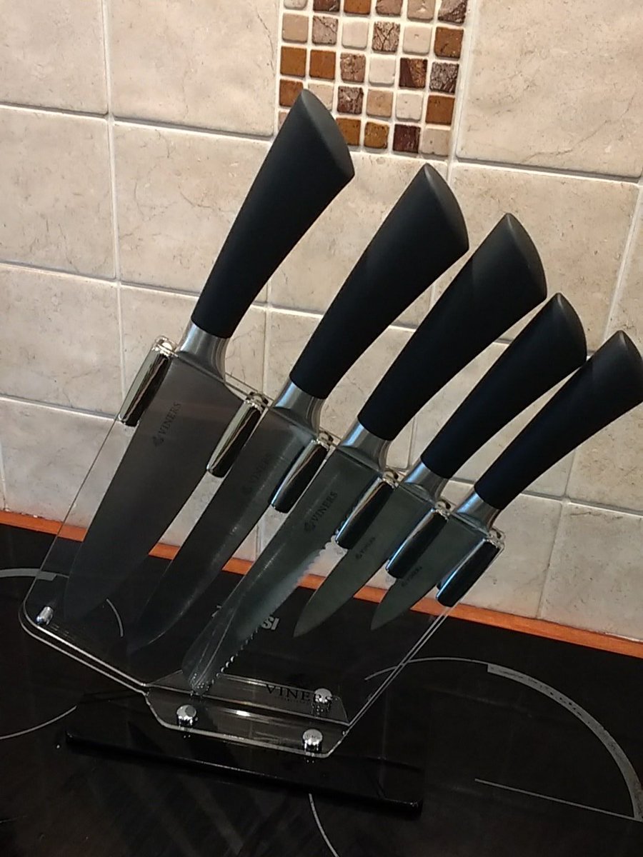 xXChampersXx's tweet photo. #howsadami
New set of kitchen knives... how chuffed am I.... https://t.co/w6z4a0iuyW