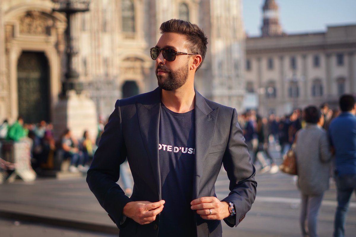 tr_howard's tweet image. Downtime in fashionable Milano with #8Js, taking in the weather ahead of tonight’s fashion show with Italy’s favourite small car - @FIAT_UK. #Collezione #LiveFast