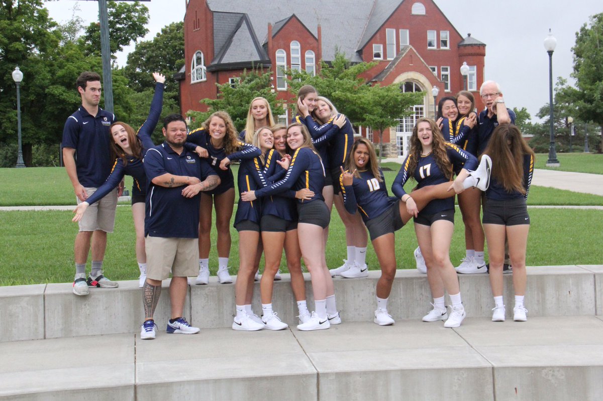 GUwomensvball's tweet photo. Tonight is a crucial game for varsity to make it into post season so come out to the Closson at 7pm to cheer them on as they take on William Penn! #GameDay 🏐🐝 https://t.co/GJ14FCuDu9