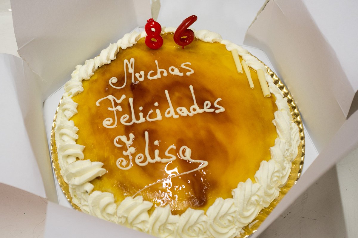 PumaRuge's tweet photo. Aquí podéis ver algunas fotos para el recuerdo de un día muy especial para la historia de esta Casa llena de vida. Gracias a todas las personas que vinieron a felicitar a nuestra Felisa su 86 cumpleaños en el Centro Vecinal Pumarejo Felisa García.

Fotografías: Anna Elias Manén https://t.co/8M9htIg2sC