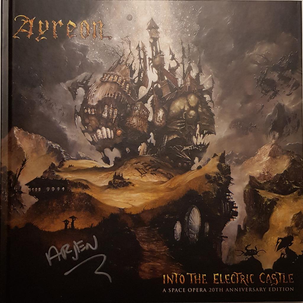 MertensGuido's tweet photo. dat is lekker thuiskomen met de nieuwe uitgave van #Ayreon into the electric castle op de deurmat. Ziet er geweldig uit @arjenlucassen . En ook nog eens kaartje voor het concert van 13 september 2019 in @013 . Top Ayreon weekje 😁 https://t.co/ktGMFZZsvF