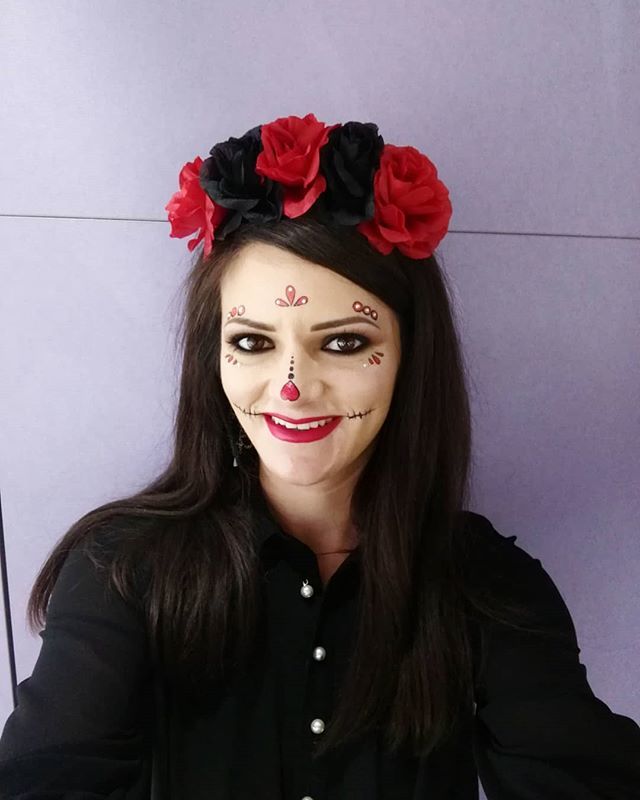 ElisaPlaiaMUA's tweet photo. Halloween mood!
#halloween #halloweenmakeup #halloweenmood #kikosocialresponsability #kiko #kikomilano #kikocosmetics #kikotrendsetters #kikotorinoportanuova #kikoemployee #makeup #igmakeup #instaturin #instamakeup #tiger #catrina #sugarskull #skullmakeup Nuova foto caricata… https://t.co/STJcY3RlqR