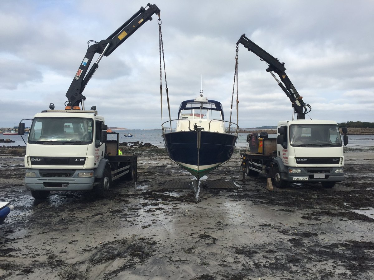 Big boat lifting today.