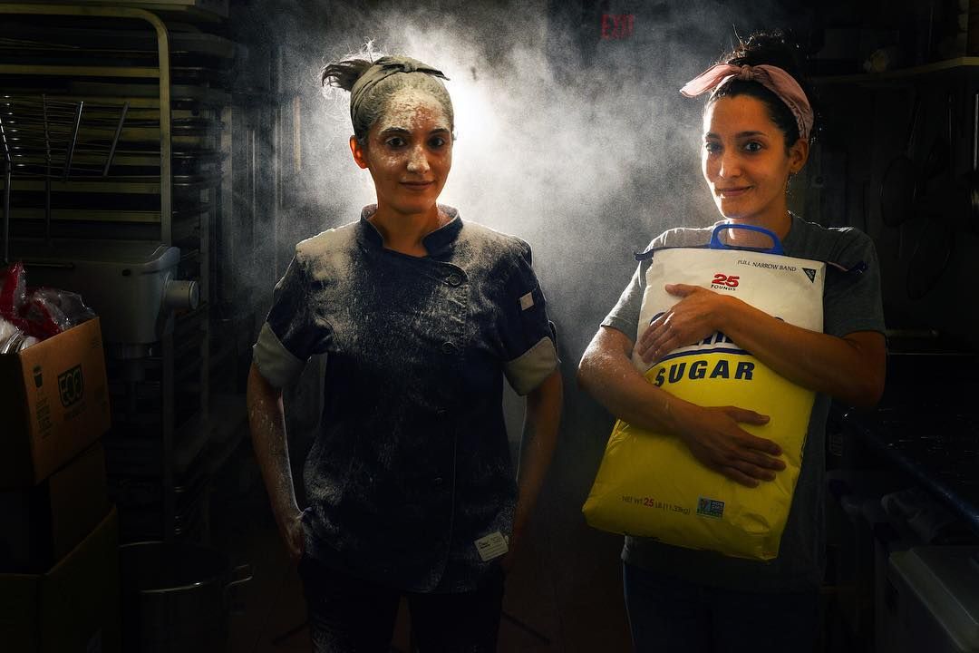 EdibleWC's tweet image. Have you met our cover stars!!? The women behind #peacefulprovisions create vegan donut masterpieces and sell them at pop-up shops around town. Our favorite place to pick up one of their treats? #FirstVillageCoffee. buff.ly/2RXNlxD