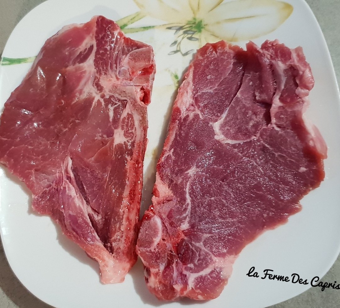 LCaprisoles's tweet photo. Bon appétit 🤗🥩🐖!
#echine #viande #porcsbio #viandeporcs #porcsfermier #agriculturebio #paysans #ceuxquifontlaviande #lafermedescaprisoles https://t.co/zLnxprkKpN