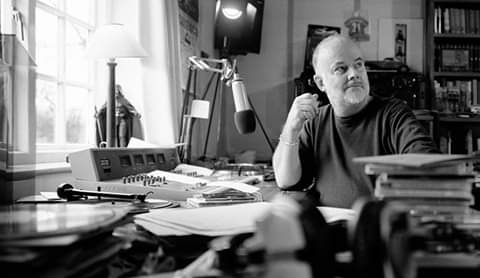 Katacokill's tweet image. Hoy se cumplen 14 años del fallecimiendto de #JohnPeel (QEPD) 1939 - 2004

Él era el DJ más popular de la BBC Radio y el primero en introducir a los Ramones, The Smiths, Sex Pistols, y otros a las masas. Famoso por sus #PeelSessions

#JohnPeelSessions
