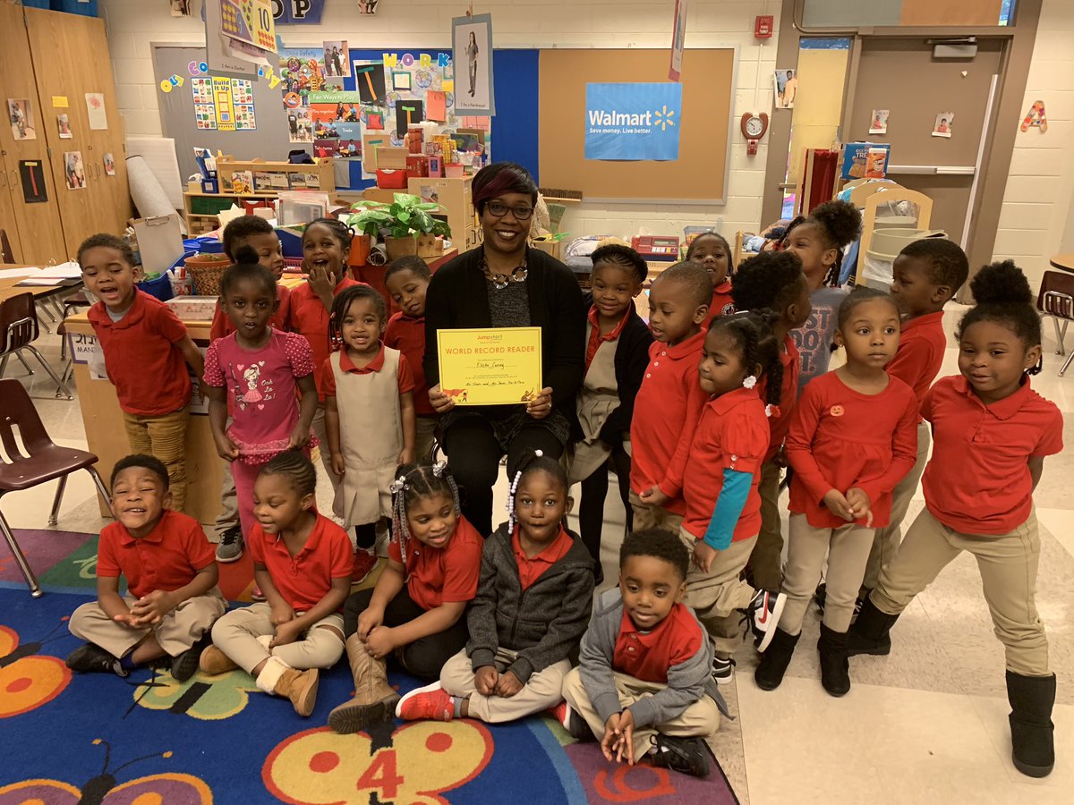 shisom_isom's tweet photo. #readfortherecord2018 We really enjoyed Grandma Henderson, Ms. Brown, Ms. Curvey, Ms. Frances, and Mrs. Saxton for making this day fun for us! @ccespanthers @samb_dennis @aps_OEL https://t.co/URZxMJZMWl