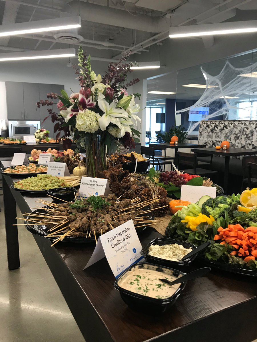 PriceSpider's tweet photo. A warm welcome to @TheFrontierTeam from #PriceSpider! It was great to connect with the team over drinks and appetizers - we are excited for what’s to come! #Partnership https://t.co/nJwgLvXHfj