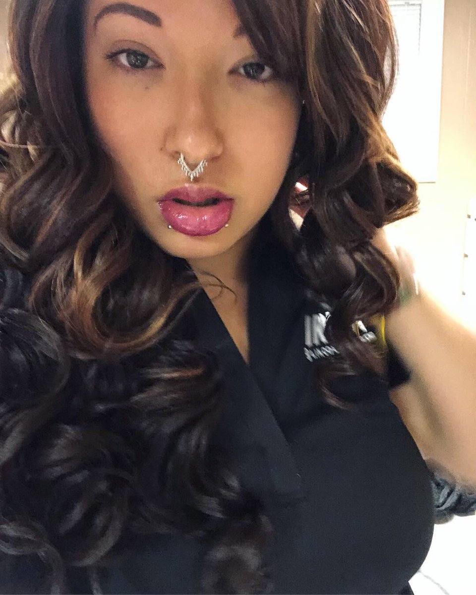 arthoeauntie's tweet photo. found these summer selfies and I’m obsessed with my lips 😍
#nomakeup #justbrowsandlips #skin #lips #perfectlips #urbandecay #blasian #bdcmanager #summer https://t.co/HAsUJwMCRU