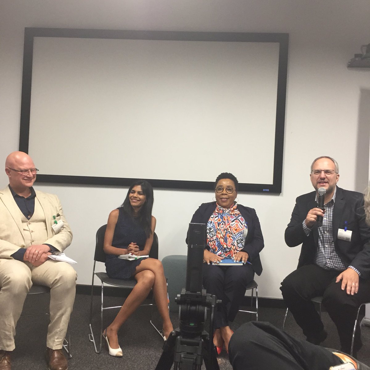 DianaSchwarz81's tweet photo. @AvaniS_RSA says best thing media can do is counter narratives to the misinformation @MediaMattersZA #MMAMFW18 https://t.co/2QJomqNLSY