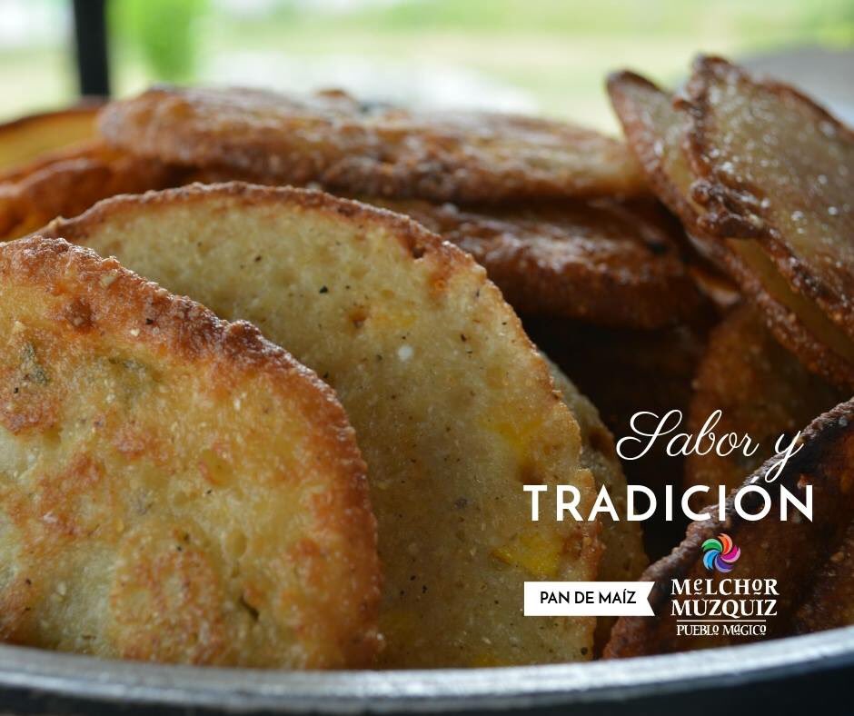 Para este #FelizJueves Hoy se antoja un delicioso pan de maíz, de aquí del #OasisDelNorte. 🍽️

Con carne asada, con nata, solo, con salsa o como a ti te guste.
 ¡Qué rico!  #saborYtradición 😋