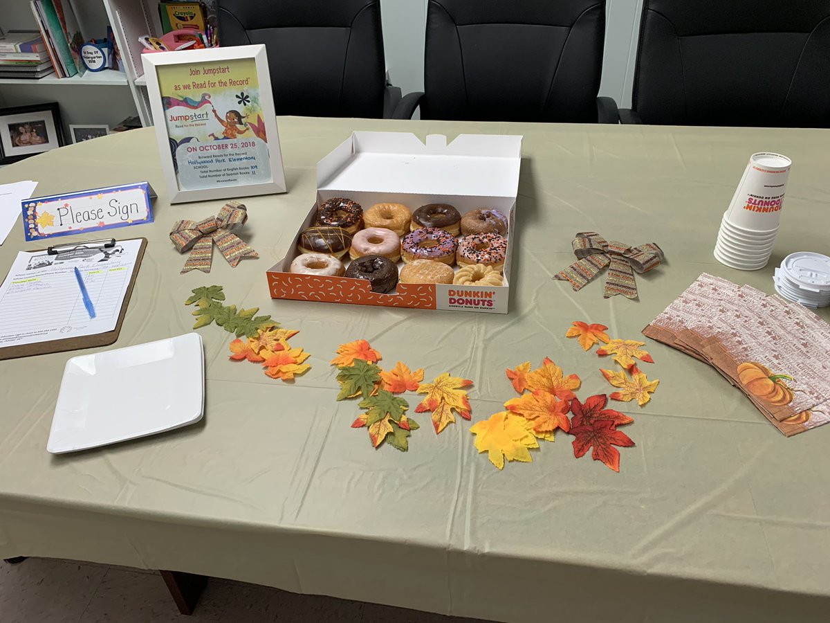 We love our guest readers ! Thank you <a href="/HollywoodFLPD/">HollywoodFL Police</a> for always supporting our school! #readfortherecord #hpecantstopwontstop1819