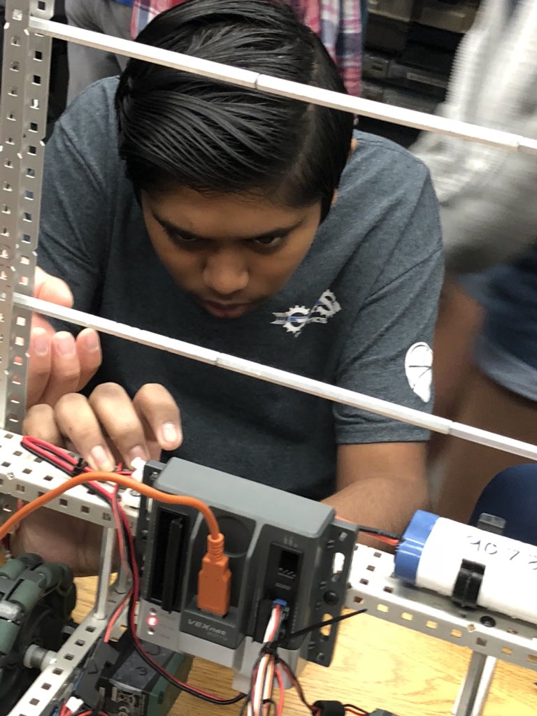 robotics_b's tweet image. Us at the game trying to test the robot!