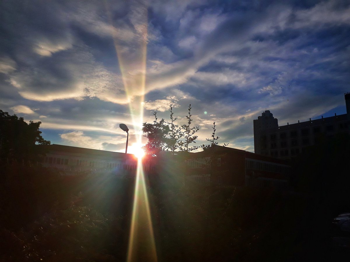 Ruhum da mutlak âleme başını uzatmalı,oradan soluk almalı,oradan göz ve gönül almalıdır #SezaiKarakoç