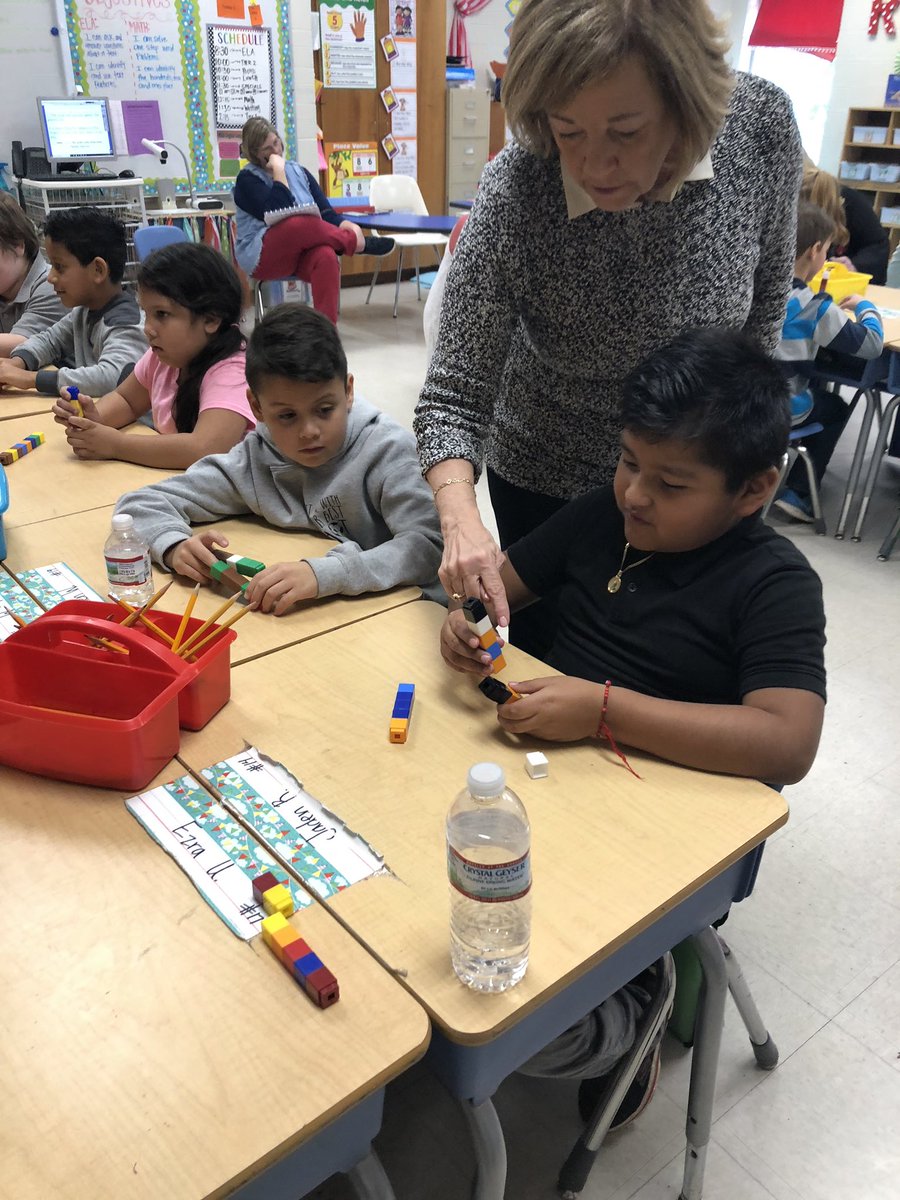 HPEStigers's tweet photo. How many letters are in our names in this class? #problemsolve #groupsof10 #mathfun #growmaury https://t.co/uDjCKiRGFZ