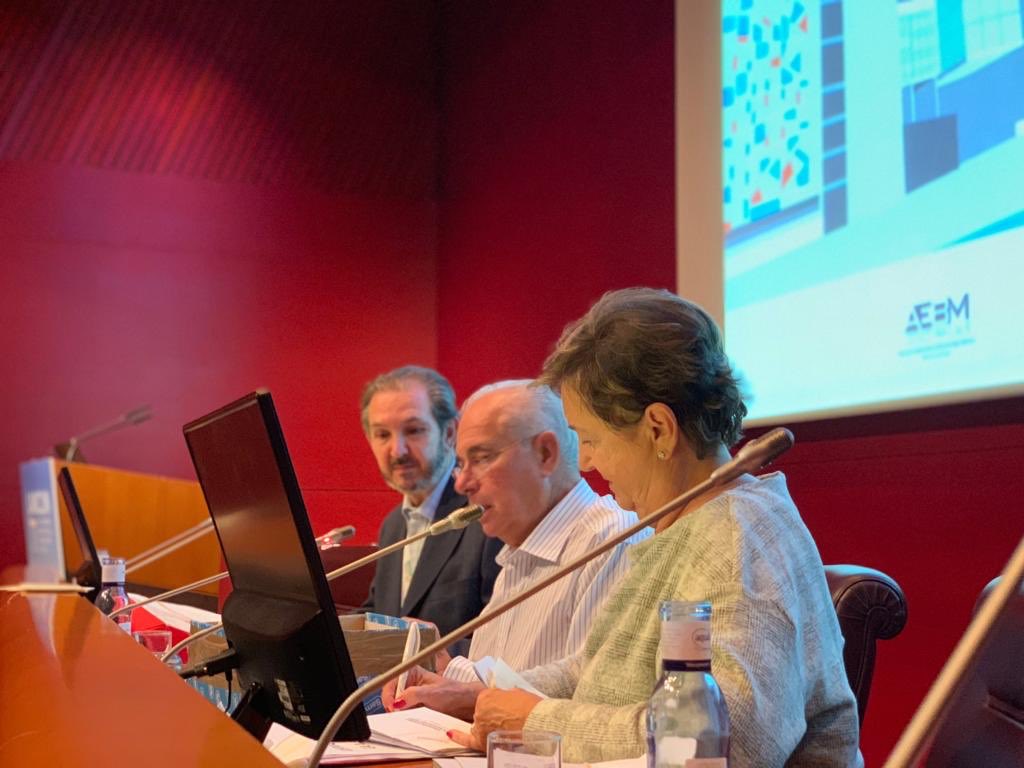 SantiagoPM50's tweet photo. #LabClin2018 
Asamblea de AEBM-ML
Elecciones a Junta Directiva

Volvemos a estar al frente de la Asociación....
A seguir trabajando porque la potenciación del profesional de laboratorio tenga efectos medibles como mejora de la salud de los pacientes https://t.co/5VwfcaZ7py