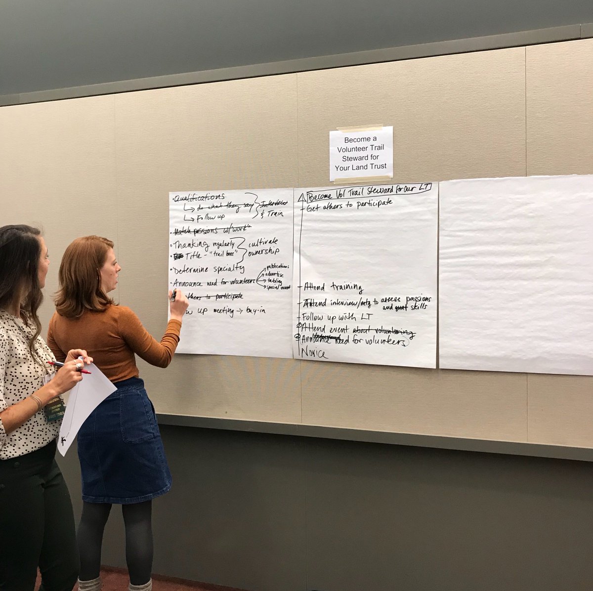 RCP_Network's tweet photo. Recently at #Rally2018, Katherine Hollins of Tools for Engaging Landowners Effectively teamed up with @Hallie_Schwab of #H2HRCP to lead an interactive workshop on designing effective landowner outreach. Learn more helpful tips for your RCP at #2018RCP! https://t.co/wEm2NDIeDu https://t.co/nyE88jO8rh