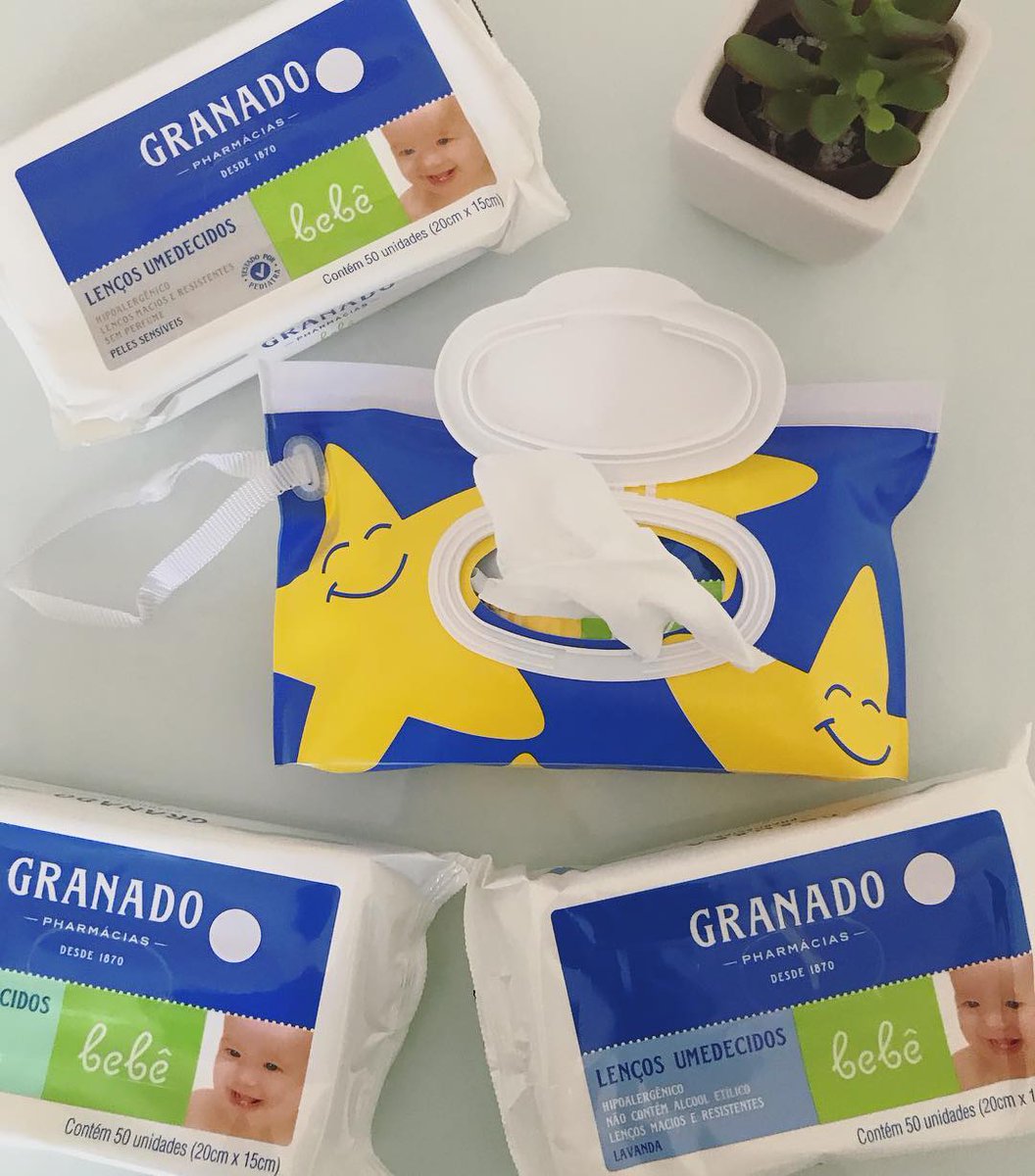 Estamos 😍 pelo novo Kit Porta-Lenços Umedecidos! Ele vem com 4 pacotes de lenços + um porta-lenços exclusivo. Você encontra em uma de nossas lojas, no site (link na foto) ou nas maiores farmácias do Brasil. Compre online: https://t.co/GupsTDkgmk https://t.co/FlmpFJEXJP