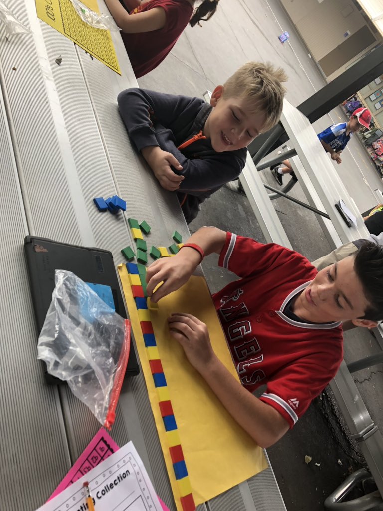 AcaciaMsH's tweet image. Counting collections with our big buddies! So much excitement and counting of course! #countingcollections #FSDMath @AcaciaKojima