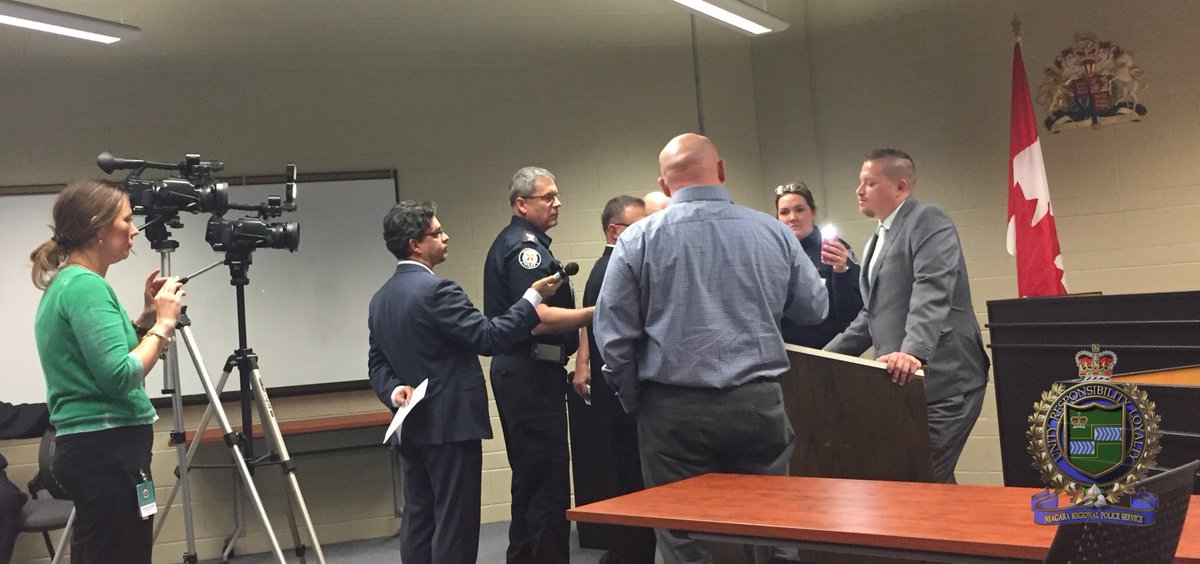 SgtDevineNRP's tweet photo. It is scrum time ! #MRO #MROFALL #OACP @acpdaveyt Good job ๐it was a tough crowd ! https://t.co/NB5cmOXpPA