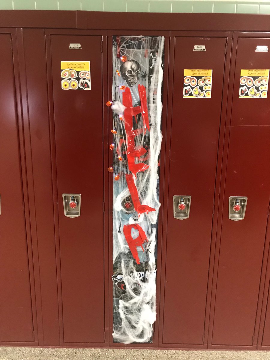 NPHS_Canucks's tweet photo. Seniors decorated their lockers for Halloween- congrats to the two winners: Amaya and Courtney! #nplain_pride #Halloween #lockerdecor https://t.co/KOjADLs7he