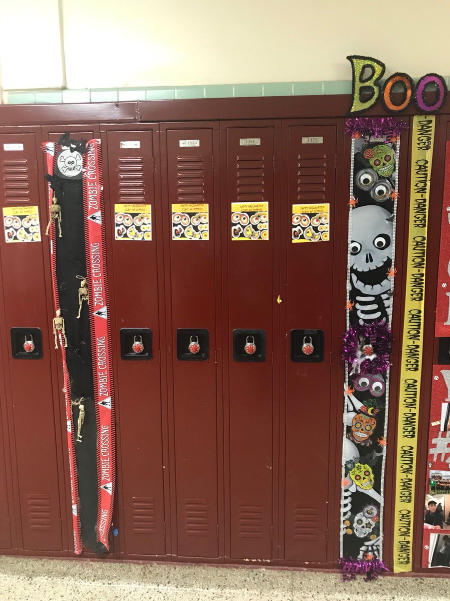 NPHS_Canucks's tweet photo. Seniors decorated their lockers for Halloween- congrats to the two winners: Amaya and Courtney! #nplain_pride #Halloween #lockerdecor https://t.co/KOjADLs7he