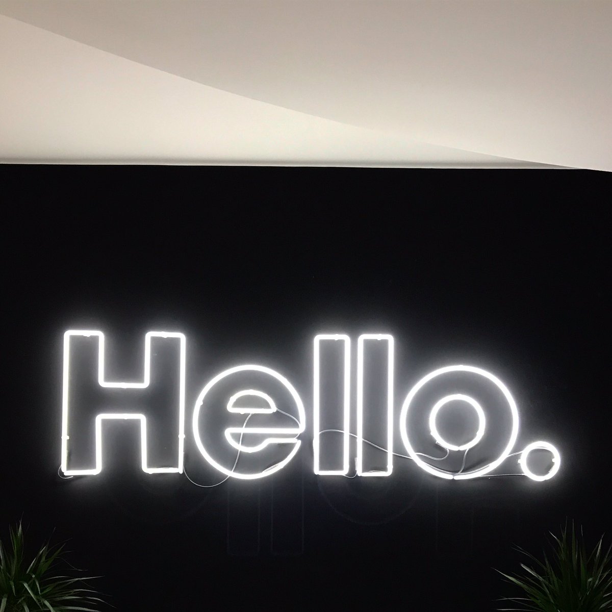 polly_creative's tweet photo. Great evening saying hello 👋🏻 to @MarylouFaure thanks for hosting  @hugeinc #makesomethingyoulove https://t.co/8Y6EZiOJYD