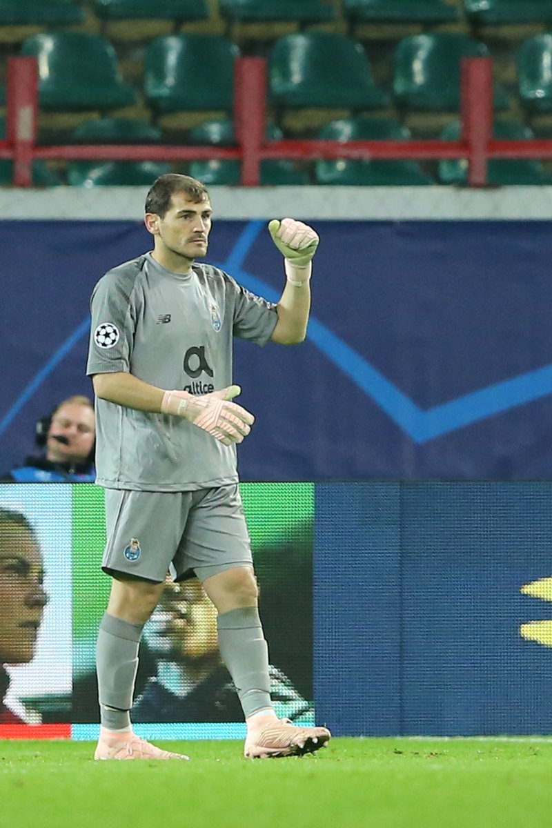 FCPorto's tweet photo. Iker Casillas: 100 vitórias na UEFA Champions League
Segunda melhor marca, apenas atrás de Cristiano Ronaldo (102) 🔵⚪
#FCPorto #FCLFCP #UCL @IkerCasillas https://t.co/i2MIg5S2uD