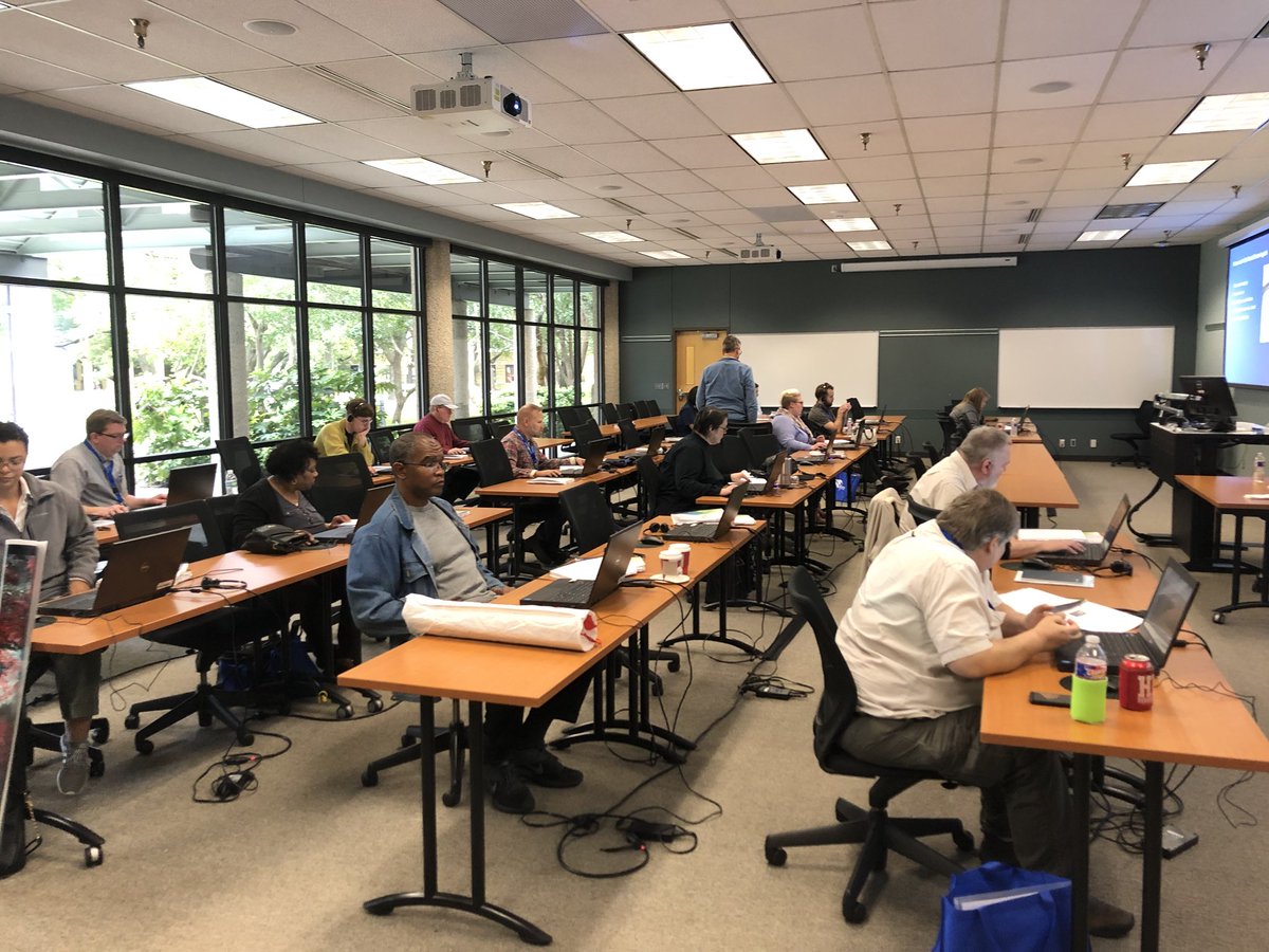 #txgisforum Great venue free hands-on training! <a href="/EsriTraining/">Esri Training</a>