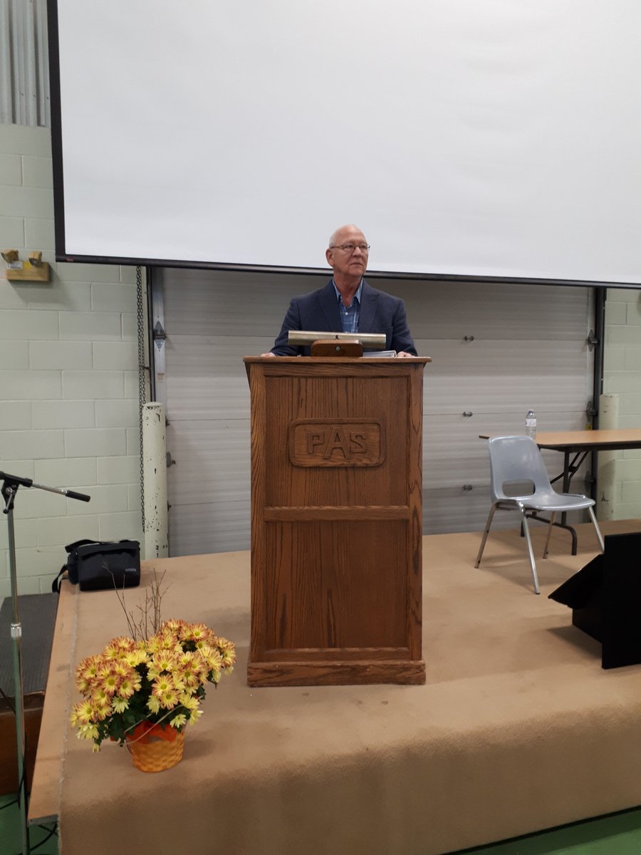First__Eyes's tweet photo. Dan presenting at the Canadian Mental Health Association symposium in Paris Ontario. A great mix of occupations represented by the 250 in attendance.

Thank you to the organizers for a terrific day of information and interaction! #firsteyes #proactivefamilymentalhealthprogram https://t.co/QqxigtlL04
