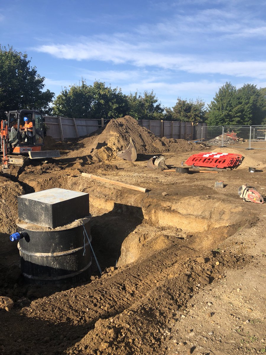 PLCivilsEastern's tweet photo. Project update - Our works at Sutton Courtenay primary school now all complete few pictures of us installing a drainage tank and backfill. #school #groundworks #build #construction #drainage #foundation #externals #services https://t.co/6gxmhdosyh