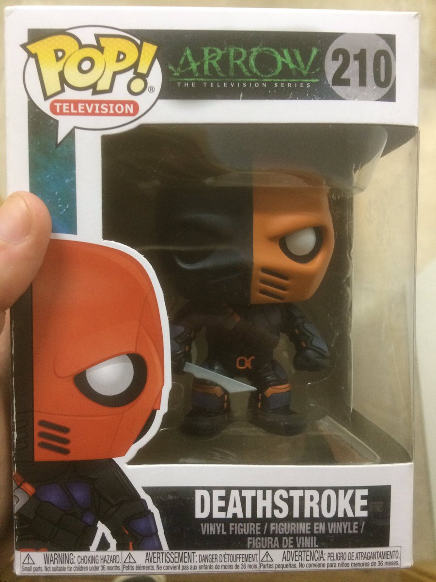 Gleek_226's tweet photo. Tras la gran espera... Por fin ha llegado Deathstroke ha costado pero ya lo tengo, muchas gracias a @Arrowverso y a @WebvolucionRubi por el sorteaso. https://t.co/ebvfwtP3Yv