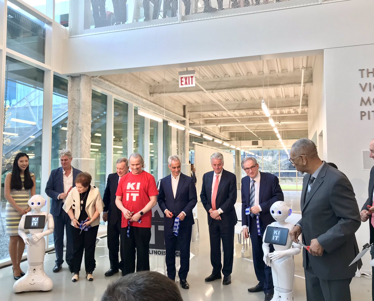 iitalumniassn's tweet photo. RT @ito_naoki: “Pepper,” the humanoid robot from @SB_Robotics played a wonderful role at the opening of the Ed Kaplan Institute of @illinoistech @tullman @ChicagosMayor https://t.co/j8pOSLzybd