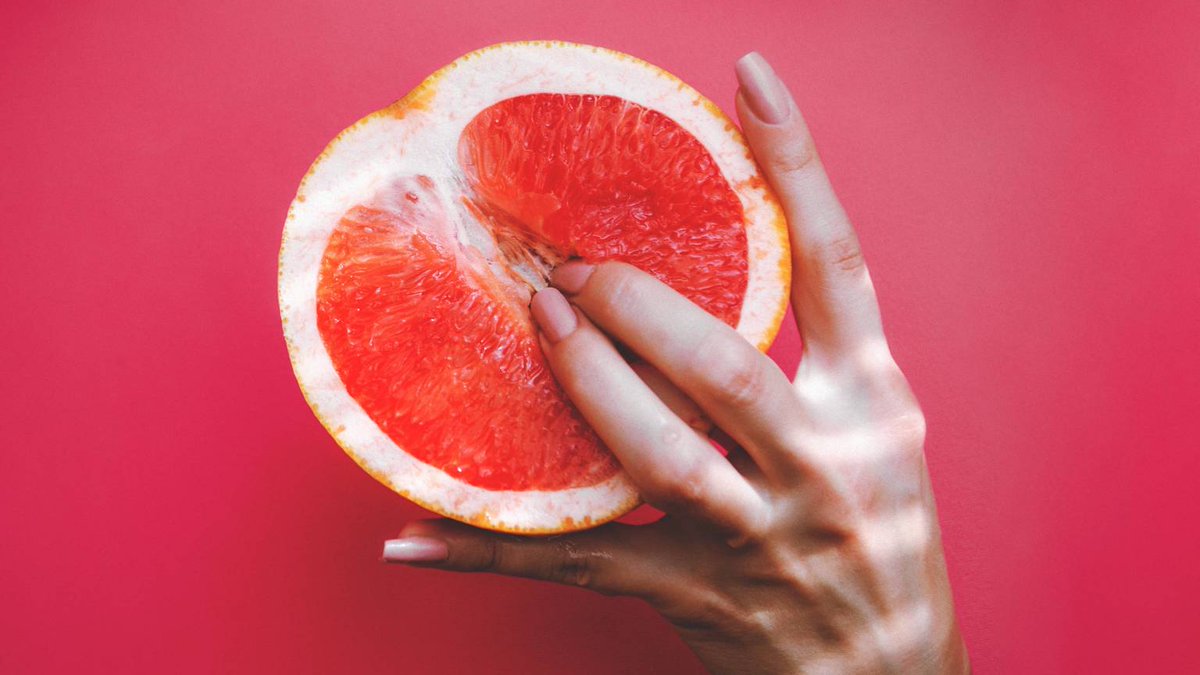 While there are plenty of upsides to having a roommate (monthly rent savings, having a built-in friend, etc.) there is one thing that becomes more difficult—masturbating. <a href="/maria_delrusso/">@maria_delrusso</a> shares her tips for pleasuring yourself when there's little privacy. ply.by/QM3Baw