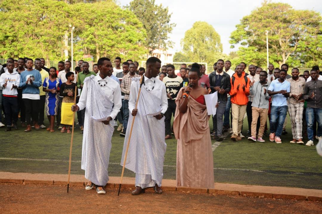 Kigali_College's tweet photo. @InductionWeek day 4: "Kwinjiza intore muzindi" it was excited ceremony for the new students who passing four days in different activities of "ubutore" and "imikoro ngiro". They have welcomed among others by the @IPRCKigali top Management #RwandaPolytechnic #DiogeneMulindahabi https://t.co/2BcVRzLow1