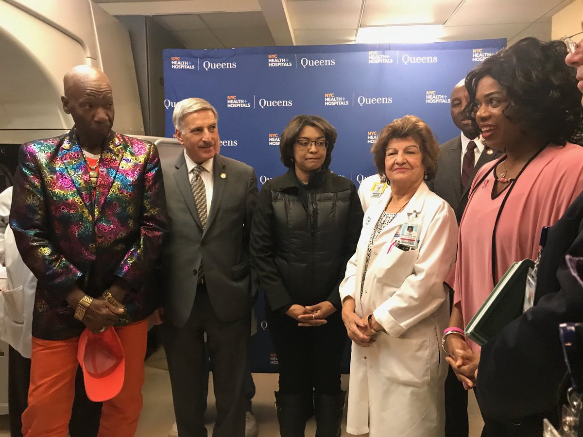 DavidWeprin's tweet image. Today I joined @NYCHealthSystem, @RepGraceMeng ,@QueensBPKatz , & @DRichards13 to unveil the upgraded #linearaccelerator at Queens Hospital. Cancer patients will now be able to get less invasive high-quality care.