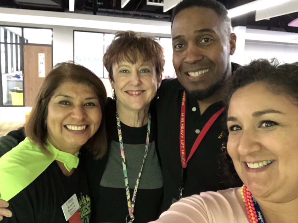 AMaresAISD's tweet photo. Career day fun @CoreyFADL @ArlingtonPD @AISDCounselors @ArlingtonChief https://t.co/4vE2hRHjEz
