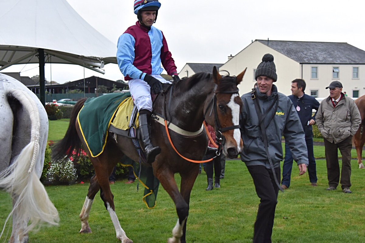 mrossi11's tweet image. Favourite winner of the day - impressive #SharpResponse under a perfect @CookDannyJockey ride #CarlisleRaces