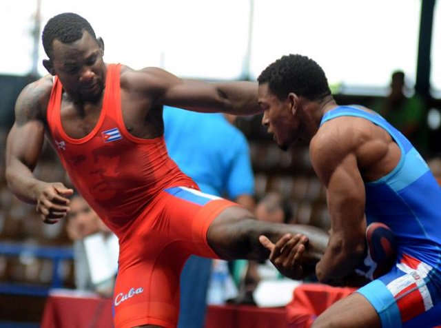 MatosCuba84's tweet photo. #SantiagodeCuba #Cuba El librista Franklin Marén ganó una de las medalla de bronce de la división de los 70 kilogramos en el Campeonato Mundial de #luchalibre #budapest2018 #BudaWrestle2018 https://t.co/3gEw6D6dEZ https://t.co/1izOIQB0qY
