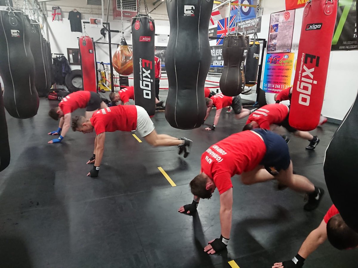 Alpha ‘Grenadier’ Company have been training hard for the upcoming Inter Company Boxing night next week. They’ve had a squad of 16 boxers and are now refining their 6 week training camp with 2 days of training under Ex Professional Bantamweight, Ross ‘The Boss’ Burkinshaw.